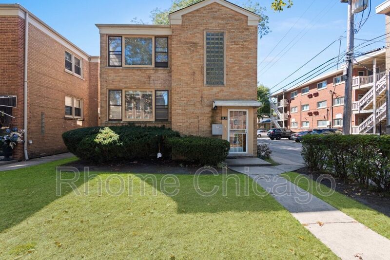 3 Beds 1.5 Baths in Prime Evanston Location property image