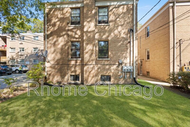 3 Beds 1.5 Baths in Prime Evanston Location property image
