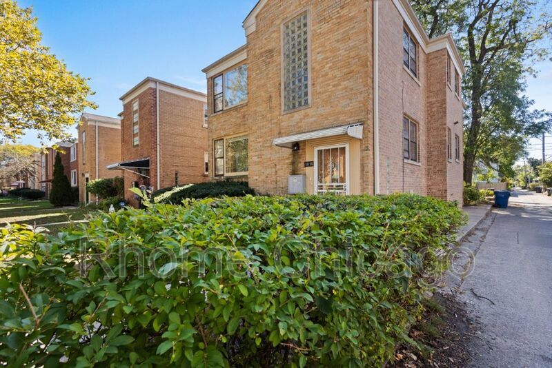 3 Beds 1.5 Baths in Prime Evanston Location property image