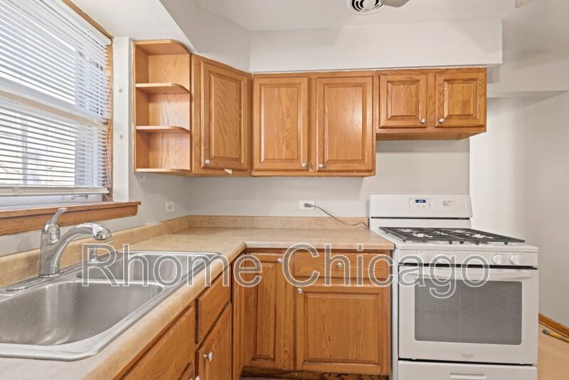 3 Beds 1.5 Baths in Prime Evanston Location property image