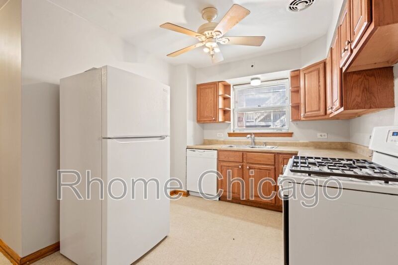 3 Beds 1.5 Baths in Prime Evanston Location property image