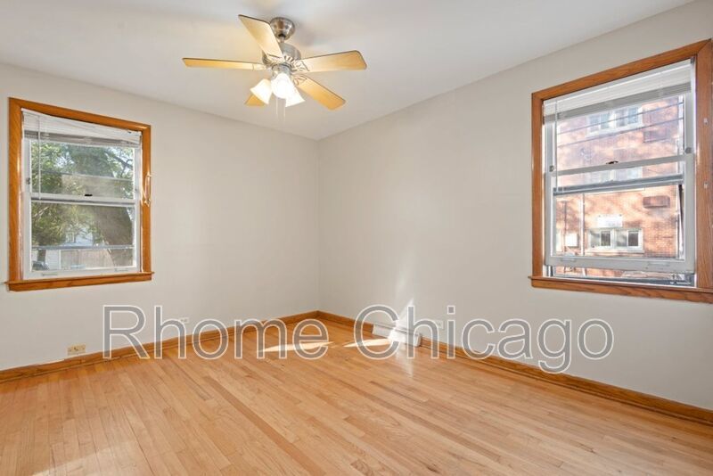 3 Beds 1.5 Baths in Prime Evanston Location property image