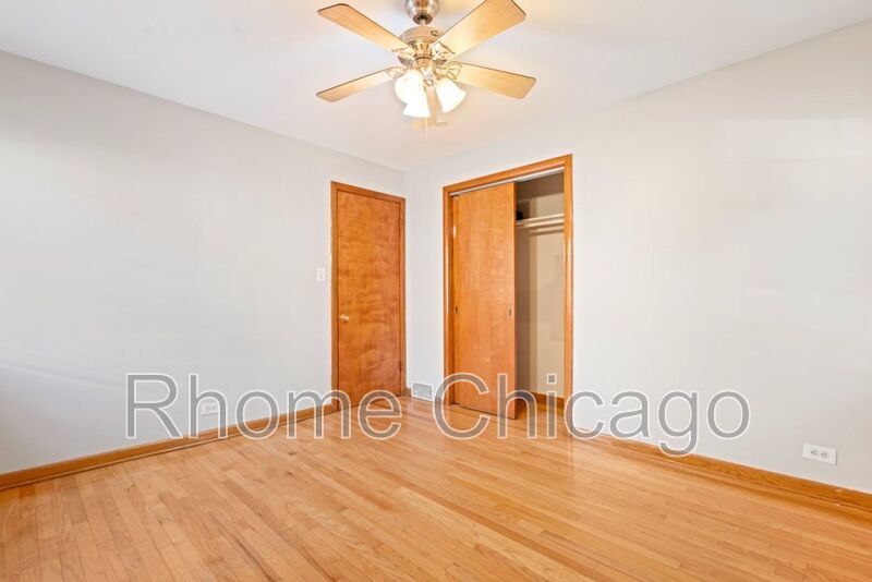 3 Beds 1.5 Baths in Prime Evanston Location property image