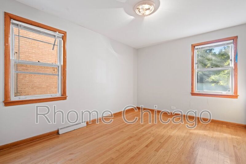 3 Beds 1.5 Baths in Prime Evanston Location property image