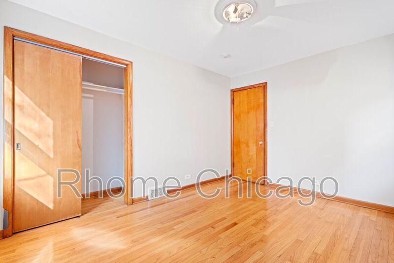 3 Beds 1.5 Baths in Prime Evanston Location property image