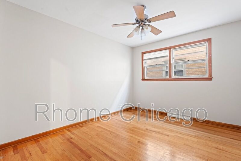 3 Beds 1.5 Baths in Prime Evanston Location property image