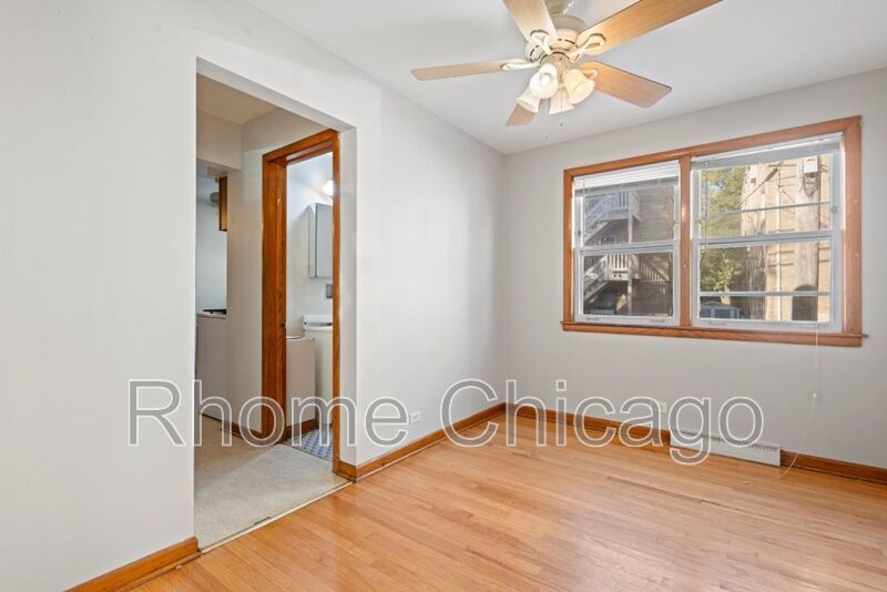 3 Beds 1.5 Baths in Prime Evanston Location property image