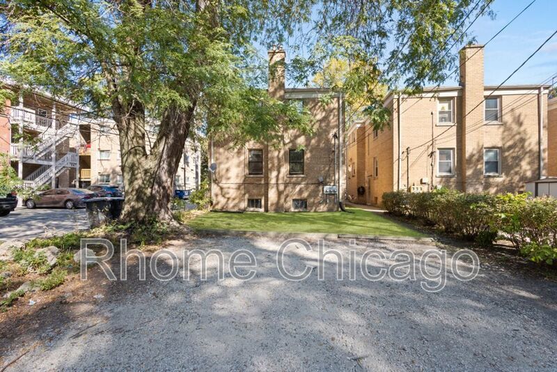 3 Beds 1.5 Baths in Prime Evanston Location property image