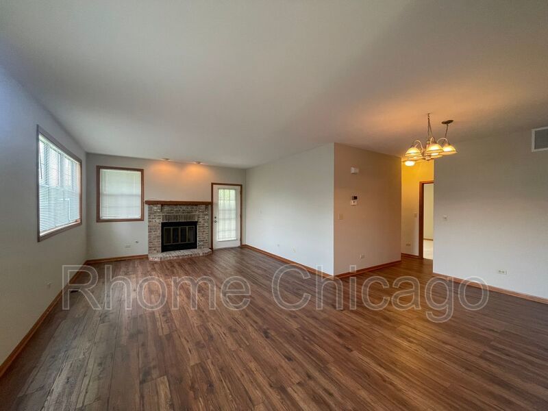 Stunning 2Bd/2BA Located in Palatine property image