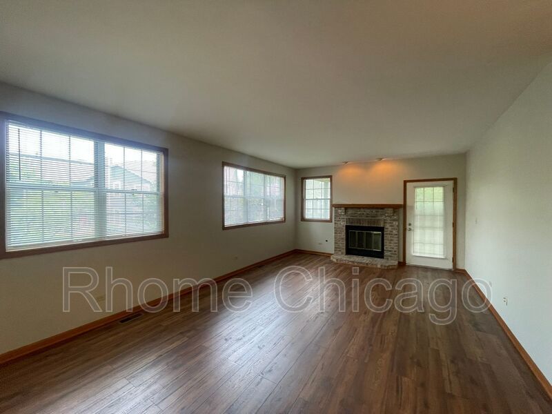 Stunning 2Bd/2BA Located in Palatine property image
