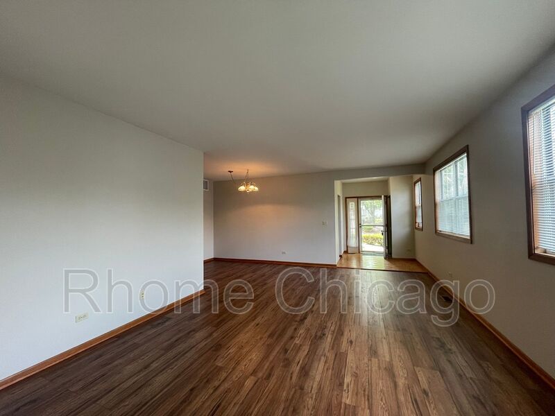 Stunning 2Bd/2BA Located in Palatine property image