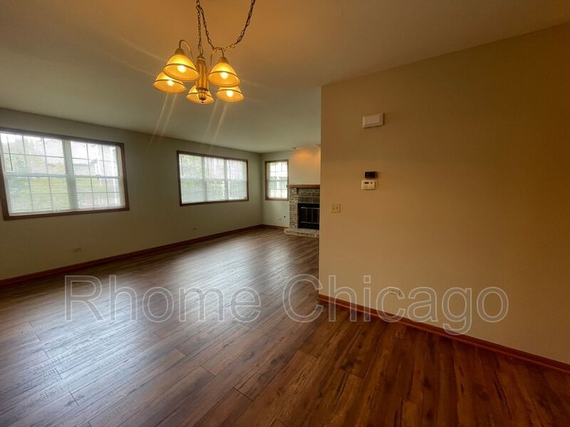 Stunning 2Bd/2BA Located in Palatine property image