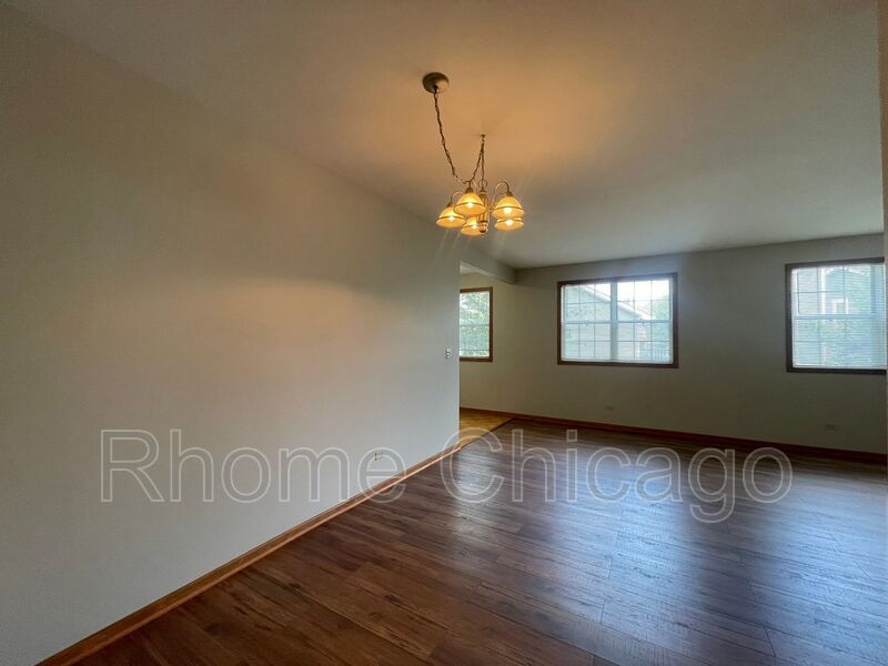 Stunning 2Bd/2BA Located in Palatine property image