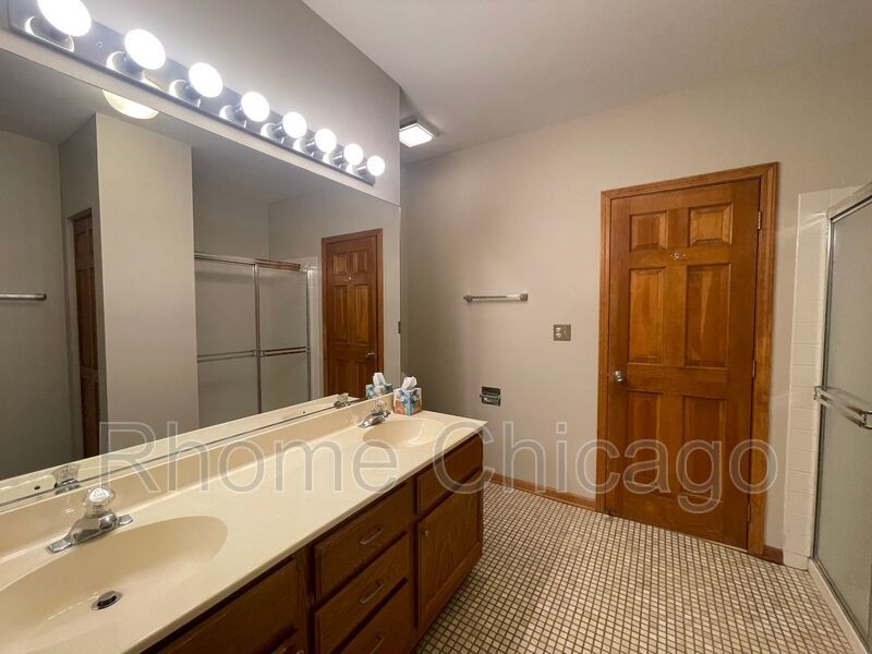 Stunning 2Bd/2BA Located in Palatine property image
