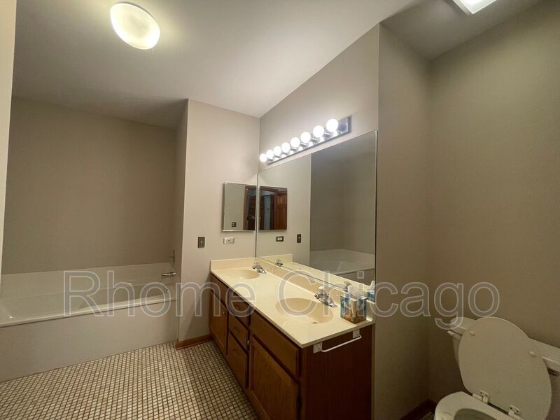 Stunning 2Bd/2BA Located in Palatine property image